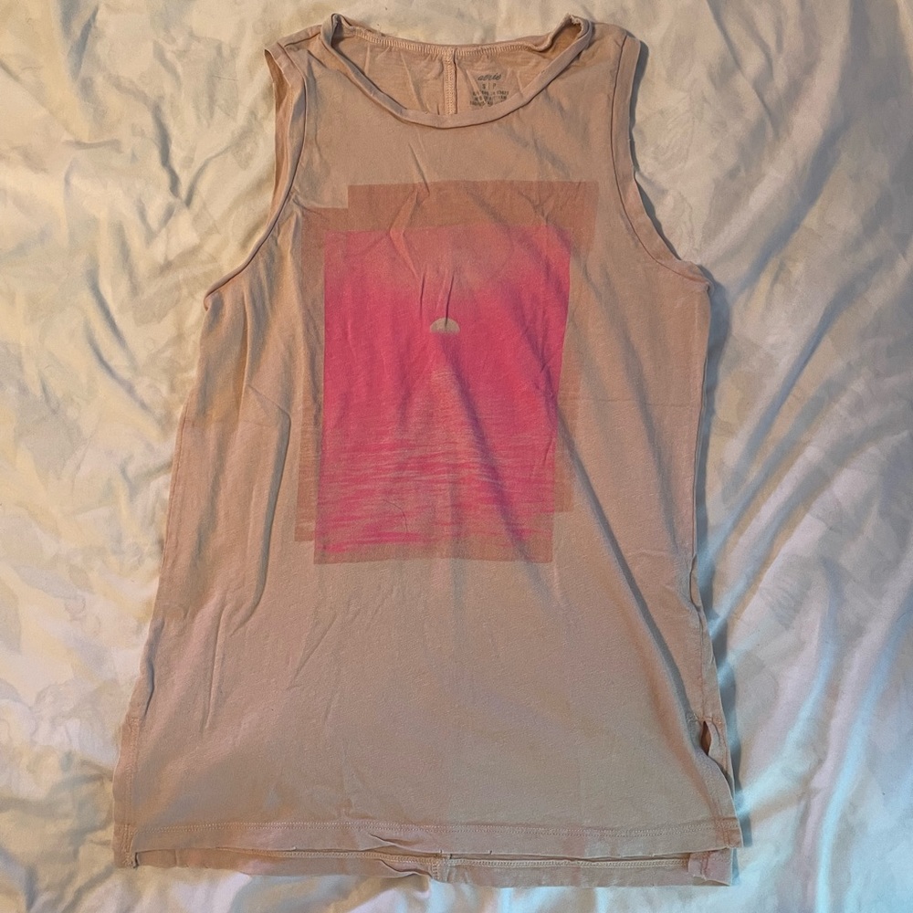 Aerie graphic muscle tee peach sunset